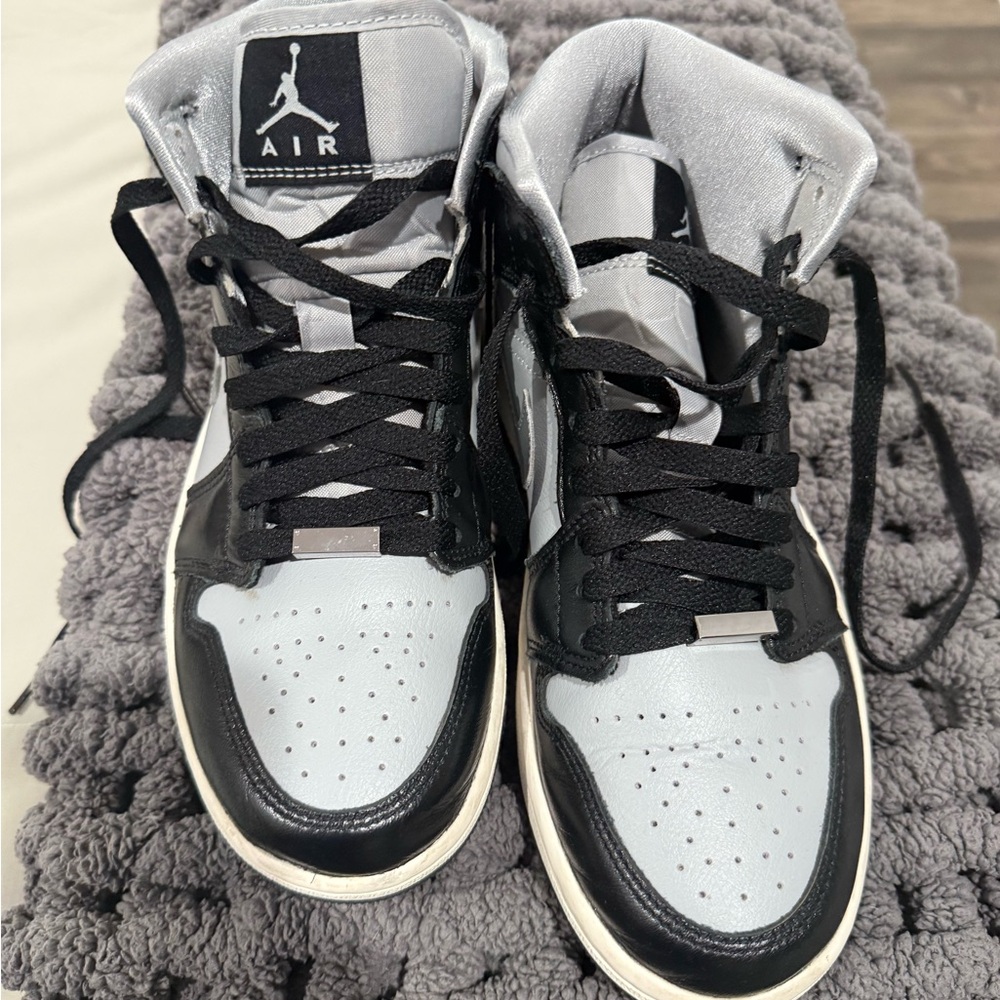 Air Sneakers - Black and Gray